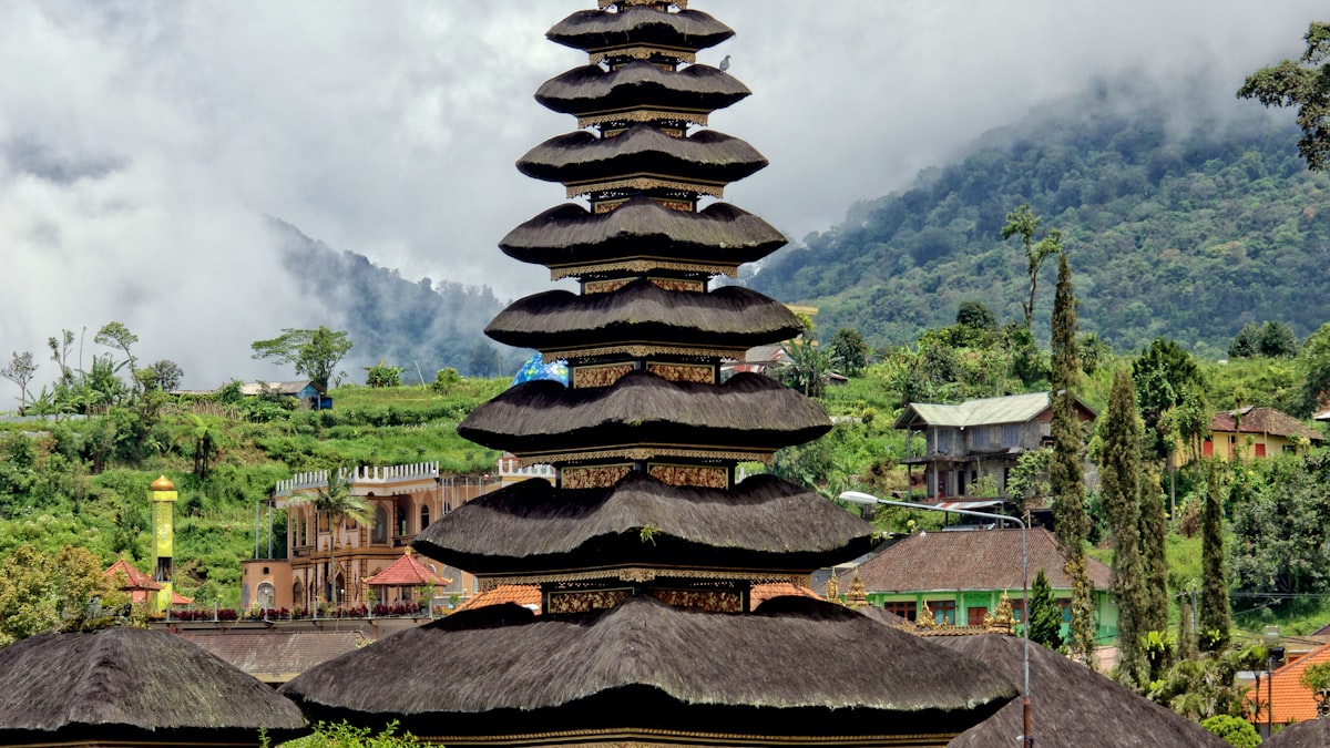 Dana pungutan wisatawan asing diarahkan untuk pelestarian budaya dan lingkungan Bali, termasuk pura dan lanskap yang menjadi daya tarik utama pulau ini.