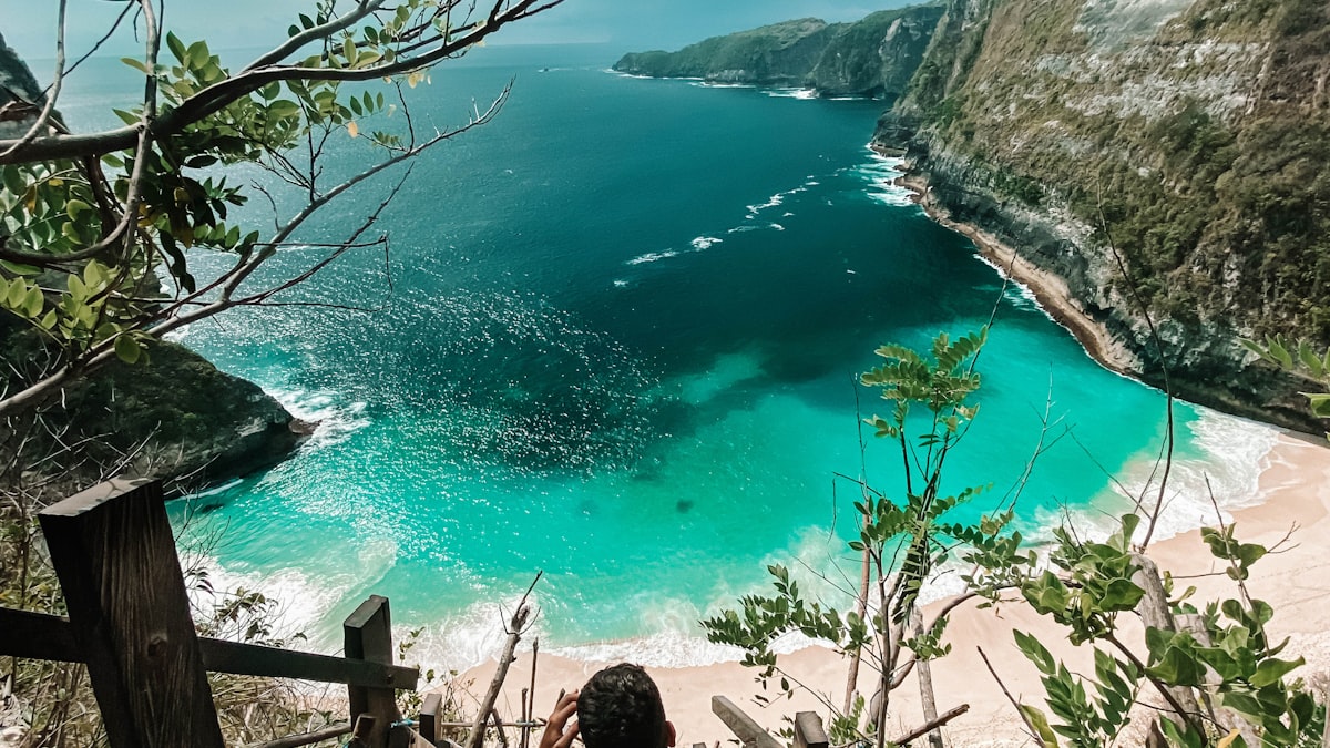 Pungutan Wisatawan Bali: Mengapa Retribusi Rp150 Ribu Menjadi Ujian Besar Pariwisata Berkelanjutan pada 2026
